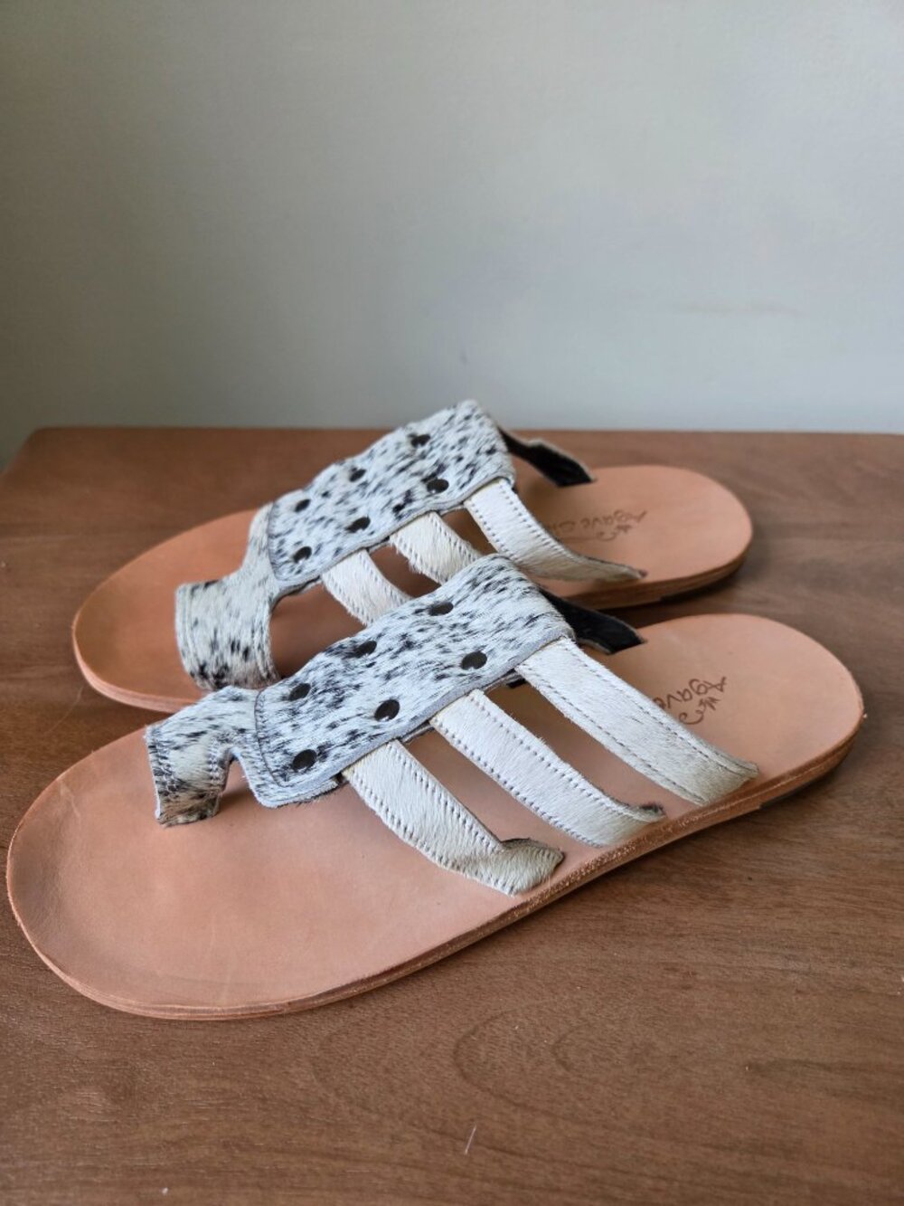 NEVER WORN AGAVE SKY GENUINE LEATHER STRAPPY SANDALS SIZE 10 WOMENS